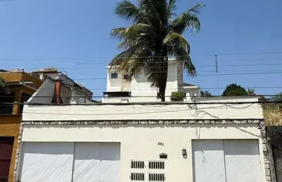 Casa geminada para alugar com 135m², 3 quartos sendo 3 suítes.