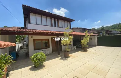 Magnifíca casa com 8 quartos no condominio passaredo em jacarepaguá