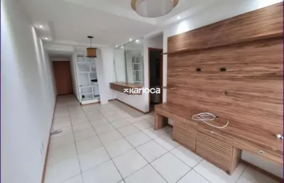 Apartamento com 73 m², 3 quartos com suíte e armários embutidos.