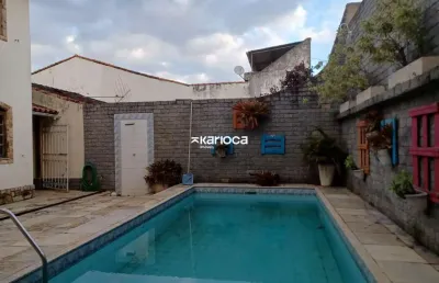 Aconchegante casa no condomínio gramado no coração da taquara.