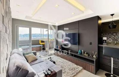 Apartamento com 03 dormitórios e ampla sacada no bairro santa catarina