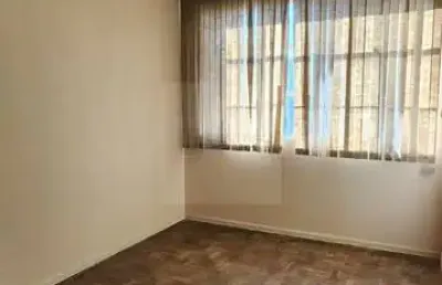 Sala comercial com 2 slas, cozinha e wc, no centro prox pça  rui barbosa.