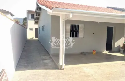 Excelente oportunidade de casa a cerca de 250 metros da praia do sapé em ubatuba, casa totalmente r