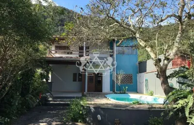 Sobrado à venda, sumaré, caraguatatuba, sp, com 3 dormitórios sendo uma suíte com banheira e closet