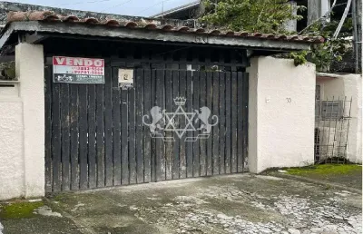 Casa  à venda, travessão, caraguatatuba, sp, com excelente localização em 2 lotes.