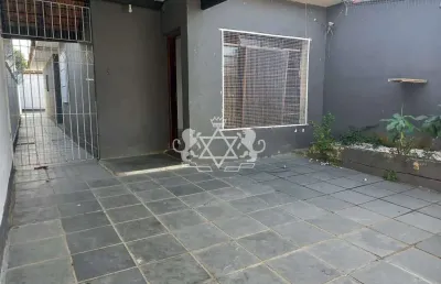 Casa para venda, com 2 dormitórios, localizada a poucos minutos da praia, porto novo -caraguatatuba