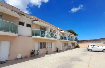 Oportunidade de sobrado à venda, 50 metros da praia, c/ 98 m2, 2 vagas de garagem, no bairro do por