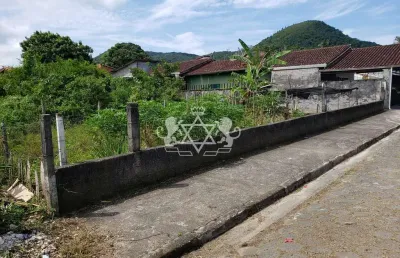 Terreno com 250m à venda, escritura definitiva, próximo a praia martin de sá caraguatatuba, sp