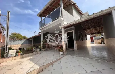 Casa à venda c/04 dormitórios , 2 suítes, sendo 01 c/ banheira e área total de 360m² em pontal de s