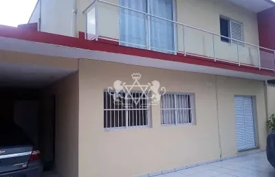 Linda casa à venda no jardim britânia, perto da praia e do shopping serramar, litoral norte de sp -