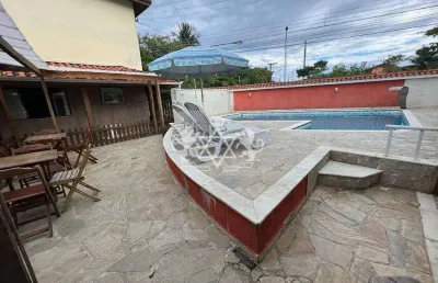 Sobrado à venda, 03 dormitórios + 2 suítes + 01 suíte master, com piscina, 300 metros da praia, pró