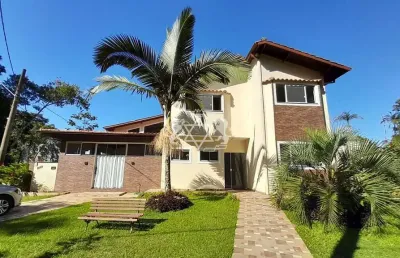 Imponente sobrado á venda , com 458.62 m² at / 354.70 m² ac, com 4 dormitórios sendo 3 suites , áre