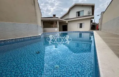 Casa sobrado, com piscina e área gourmet, jardim primavera em caraguatatuba