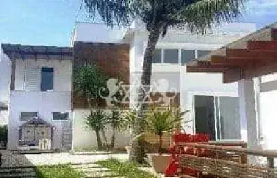 Espetacular sobrado à venda com 04 suítes, espaço gourmet com churrasqueira, piscina , vagas para 0