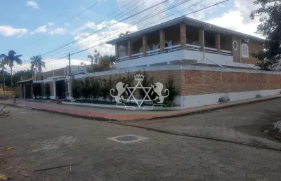 Maravilhoso sobrado à venda na praia do indaiá, bairro indaiá, na caraguatatuba, litoral norte do e