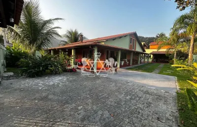 Casa à venda com 620m²/ área do terreno / e 314.03m² de areá útil, 3 dormitórios sendo uma suite  n