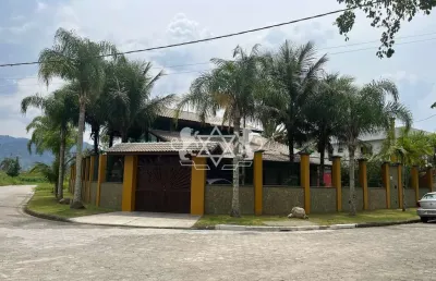 Casa térrea com piscina à venda, pontal de santa marina, caraguatatuba, sp