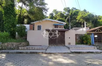 Sobrado à venda na região central de caraguatatuba - 6 dormitórios (sendo 4 suíte), bairro estrela