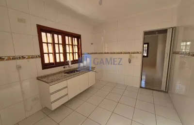Casa com 2 quartos para alugar no Centro, Atibaia 
