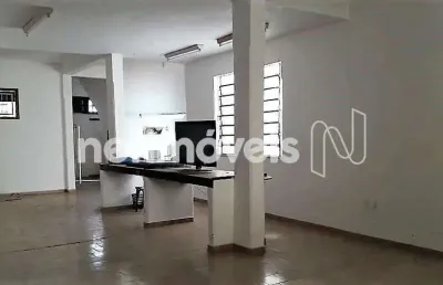 Ponto comercial para alugar na Praça Duque de Caxias, Olhos D'Água, Feira de Santana