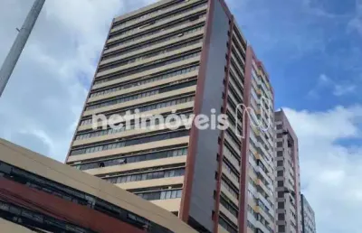 Sala comercial para alugar na Rua Edístio Pondé, 353, Stiep, Salvador