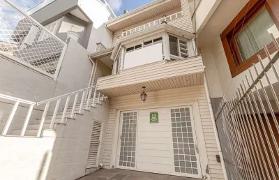 Casa para venda  no bairro chácara das pedras em porto alegre
