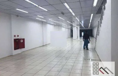 Loja com 2 pisos de vão livre (1.165m²), 4 banheiros, reformada. no centro da lapa