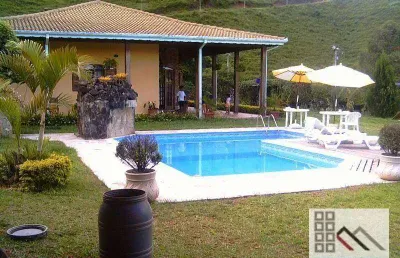 Sítio (216.000m²). completo e muito charmoso para moradia ou temporada