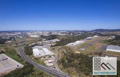 Galpão comercial/industrial (1.331,02m²), 4 banheiros, 8 vagas. no aeroporto do jundiaí
