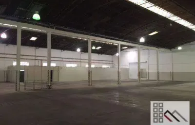 Galpão comercial/industrial (2.324m²), 8 banheiros, 5 docas, 22 vagas. próximo do ceagesp, maior entreposto da américa latina