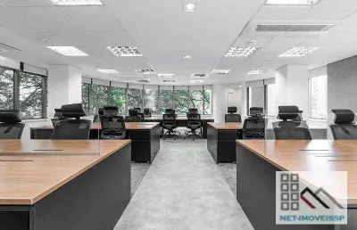 Laje comercial (330m²), 6 banheiros, 5 vagas, totalmente equipado e mobiliado