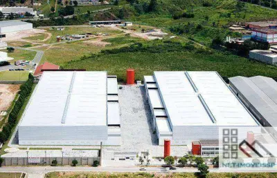 Galpão logístico (8.606m²), 6 banheiros, 20 vagas. ao lado da rodovia bandeirantes em jundiaí