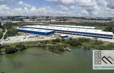 Galpão comercial (2.839m²), 8 banheiros, 6 vagas. localização estratégica e segurança para estocagem e armazenagem