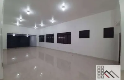Salão comercial (228m²), 2 banheiros, vão livre, 4 vagas. próximo da estação aacd