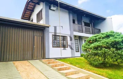 Excelente casa com 3 suítes, piscina e edícula ? 245m² de conforto