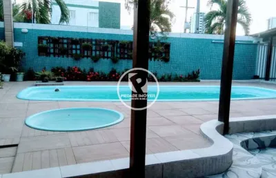Espaçosa casa de 3 suítes com salão de festas e piscina em candeias