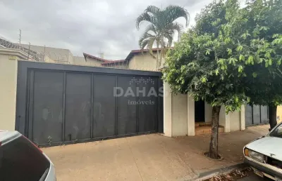 Casa com 3 quartos à venda no Centro, Barretos 