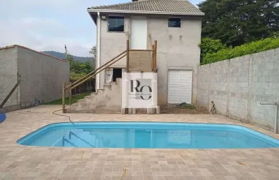 Oportunidade! casa por r$ 449.900 com piscina e pomar em terreno amplo 501 m²