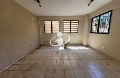 Prédio com 13 salas para alugar no conjunto segismundo pereira, uberlândia  por r$ 15.000