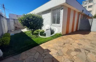 Casa com 3 quartos para alugar na nossa senhora aparecida, uberlândia  por r$ 5.500