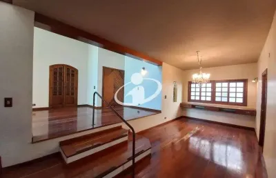 Casa com 4 quartos para alugar no tabajaras, uberlândia  por r$ 8.000