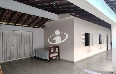 Casa com 6 quartos à venda no santa mônica, uberlândia , 388 m2 por r$ 800.000