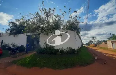 Casa com 3 quartos para alugar no morada nova, uberlândia  por r$ 6.000