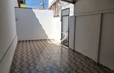 Casa com 2 quartos para alugar no santa mônica, uberlândia  por r$ 1.300
