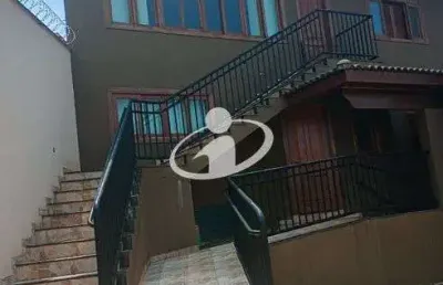 Casa com 4 quartos para alugar na nossa senhora aparecida, uberlândia  por r$ 3.500