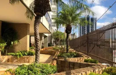 Apartamento amplo, em residencial com lazer, no centro