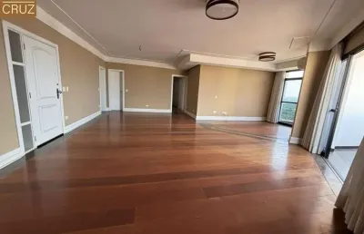 Apartamento ótimo, totalmente reformado e modernizado, completo de armários, em andar alto, com linda vista panorâmica. bairro: centro