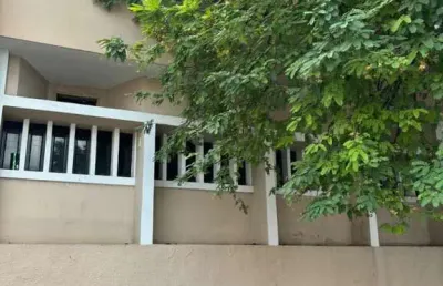 Imóvel comercial, com salas amplas e ótima localização no centro