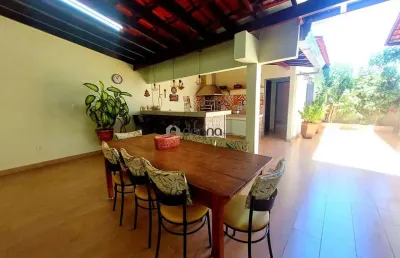 Casa com 4 quartos à venda na Rua Maria Cunha de Oliveira, Jardim Induberaba, Uberaba