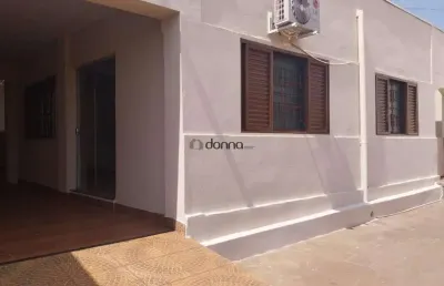 Casa 02 quartos com galpão nos fundos no costa telles